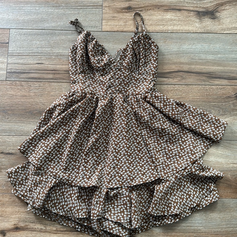 EUC Princess Polly brown print romper